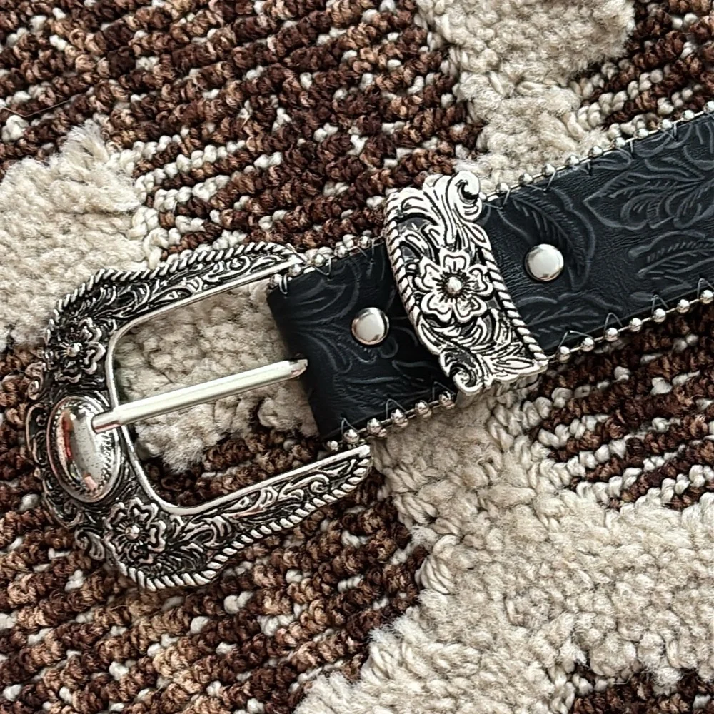 Elegant Black and Silver Embellished Belt